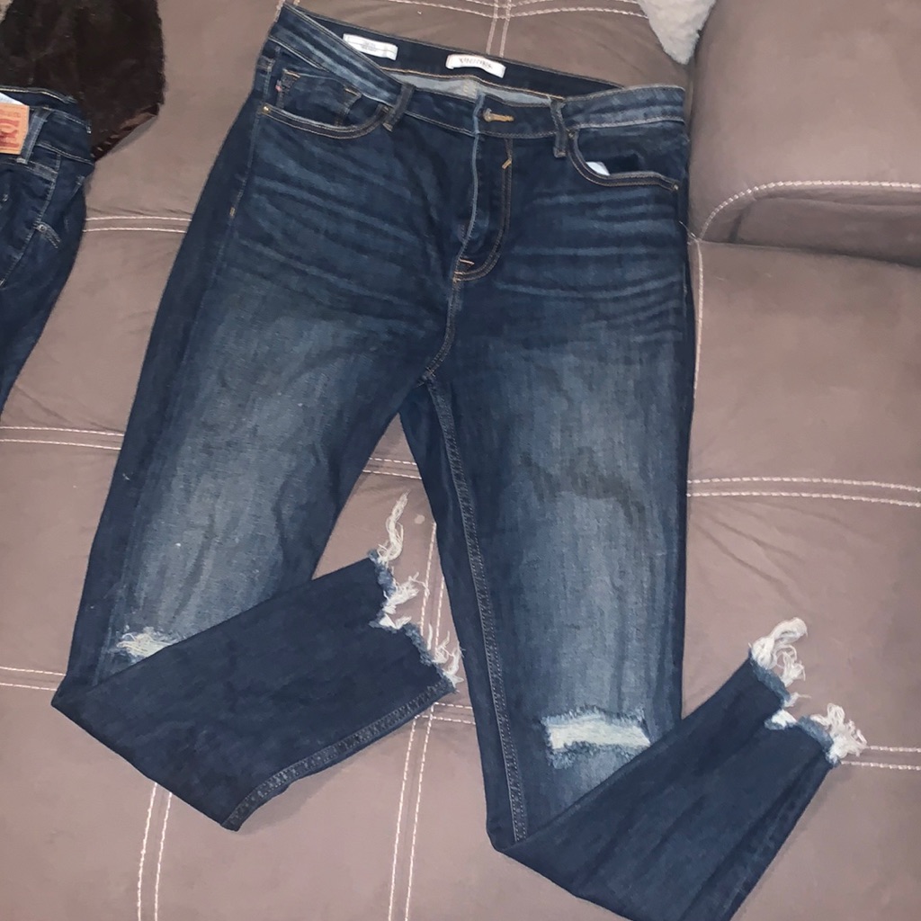 Destroyed Skinny Jeans
